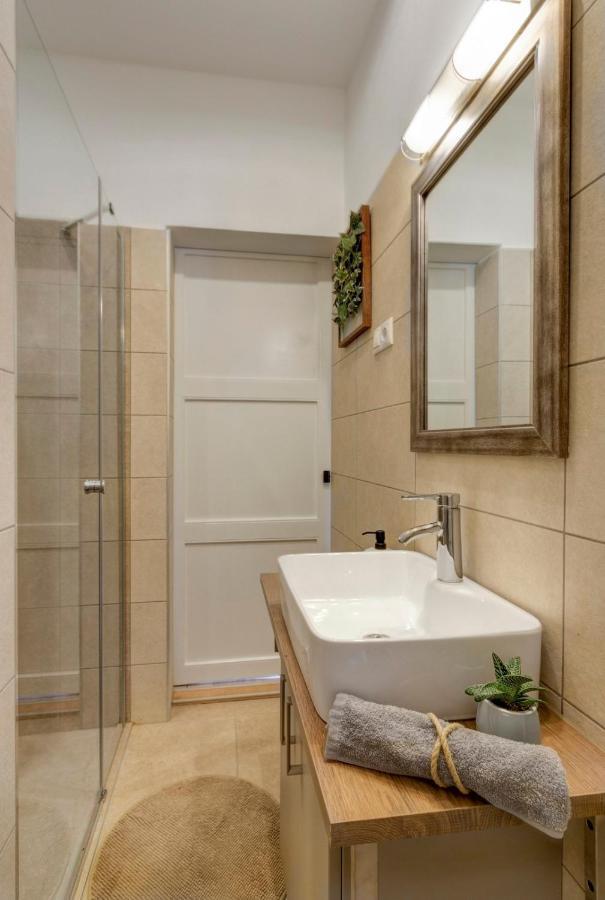 Atosland Apartment บูดาเปสต์ ภายนอก รูปภาพ