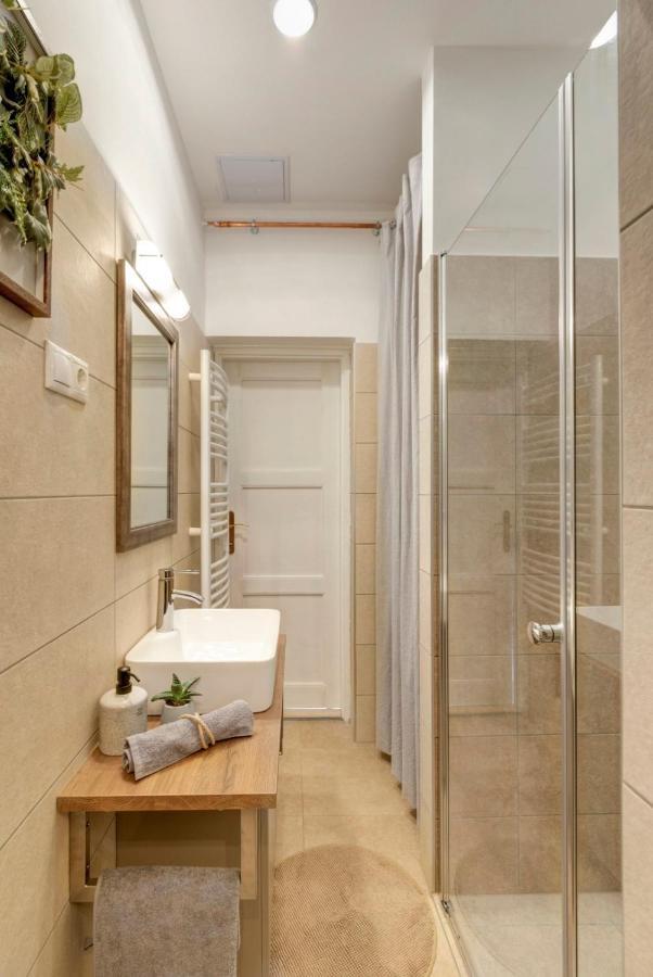 Atosland Apartment บูดาเปสต์ ภายนอก รูปภาพ